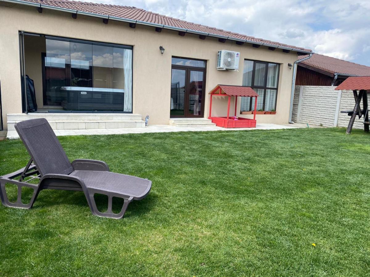 Sia & Sophie 'S House Villa Sîntandrei Exteriör bild